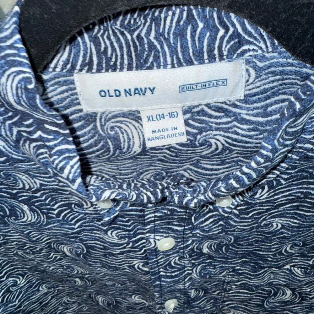 Old Navy boys‎ Navy Wave Pattern Shirt